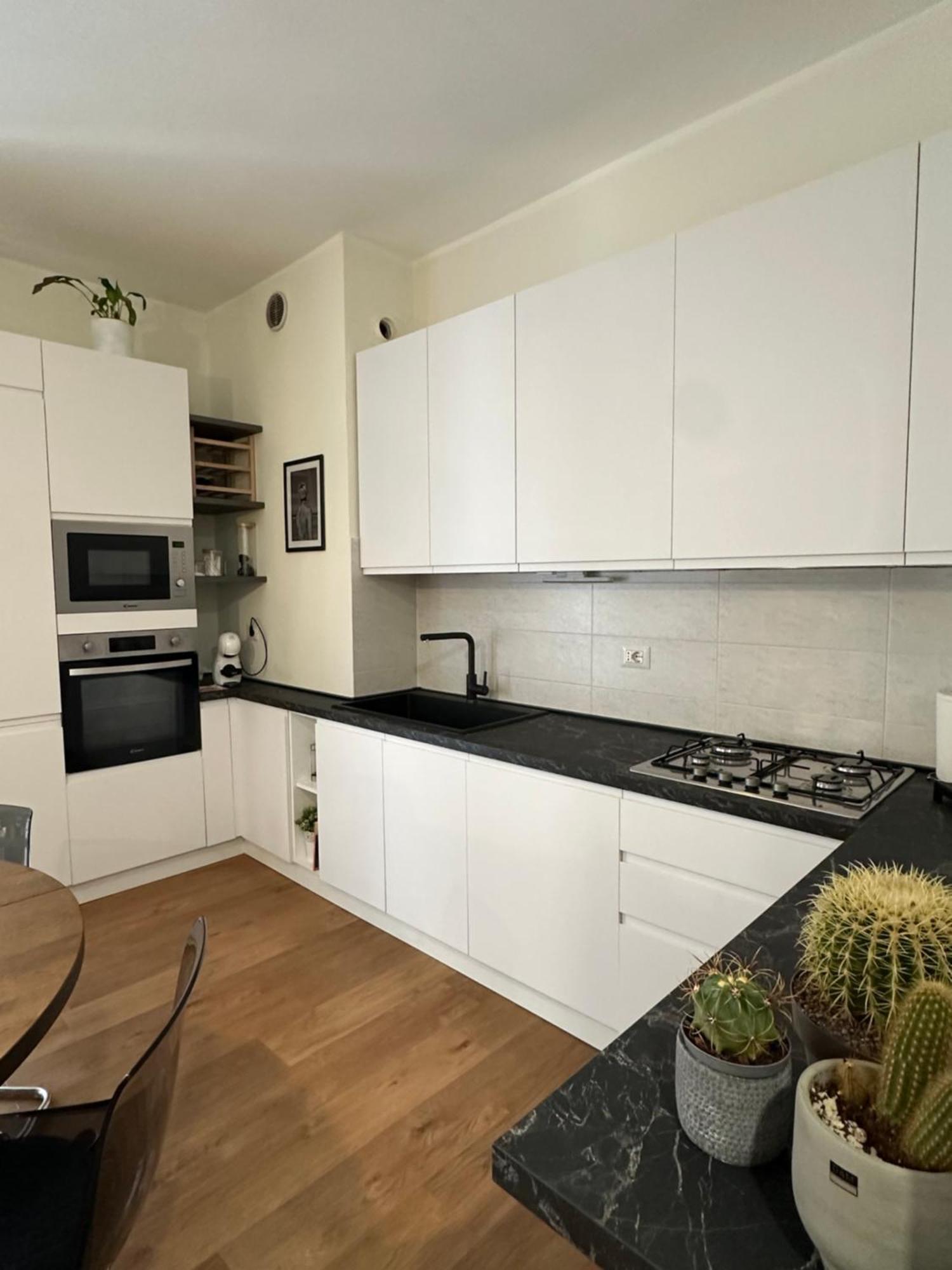 Appartamento Bisceglie Milano Esterno foto